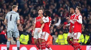 充满竞争的 充满竞争的